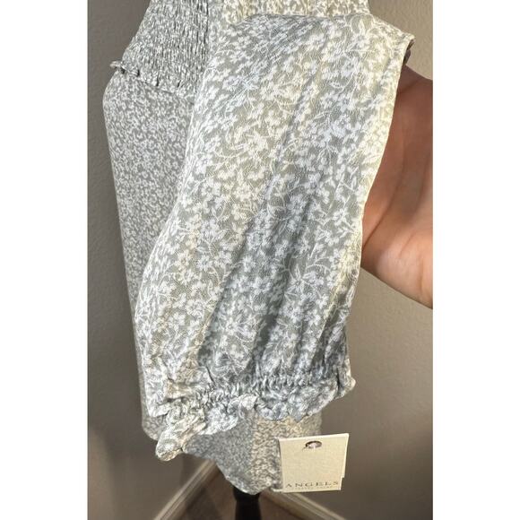 Angels NWT Gray Floral Blouse with Smocked V Neck Puff Sleeve Cottagecore - Picture 4 of 7